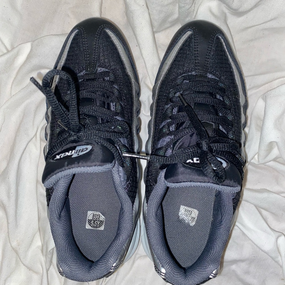Black nike air max